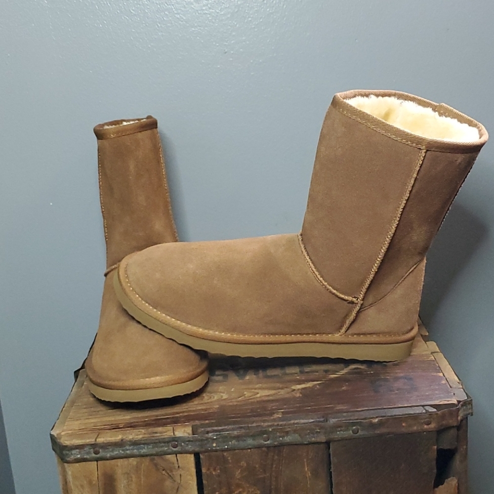 Brown leather, fuzzy boots size 9 NWOT